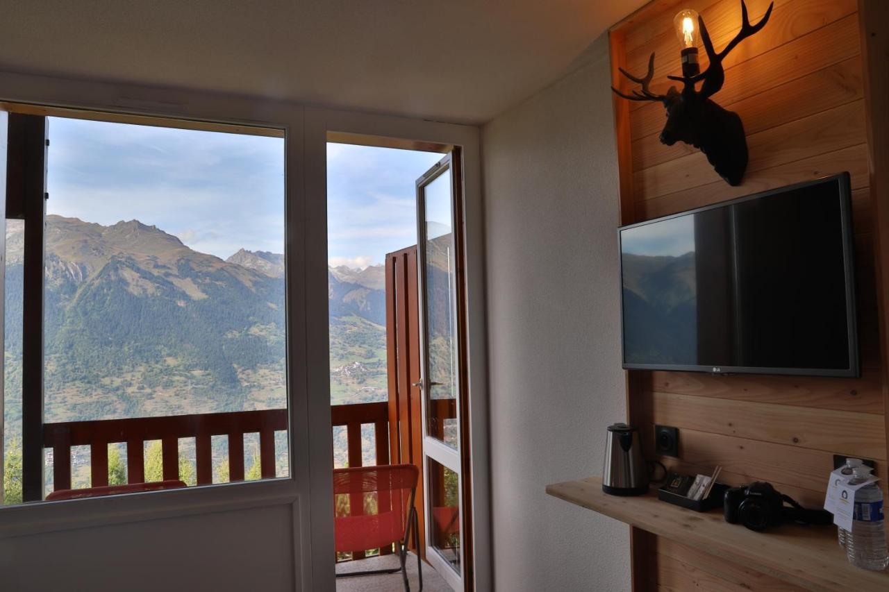Family Room Balcony,1148098687:JPEG
